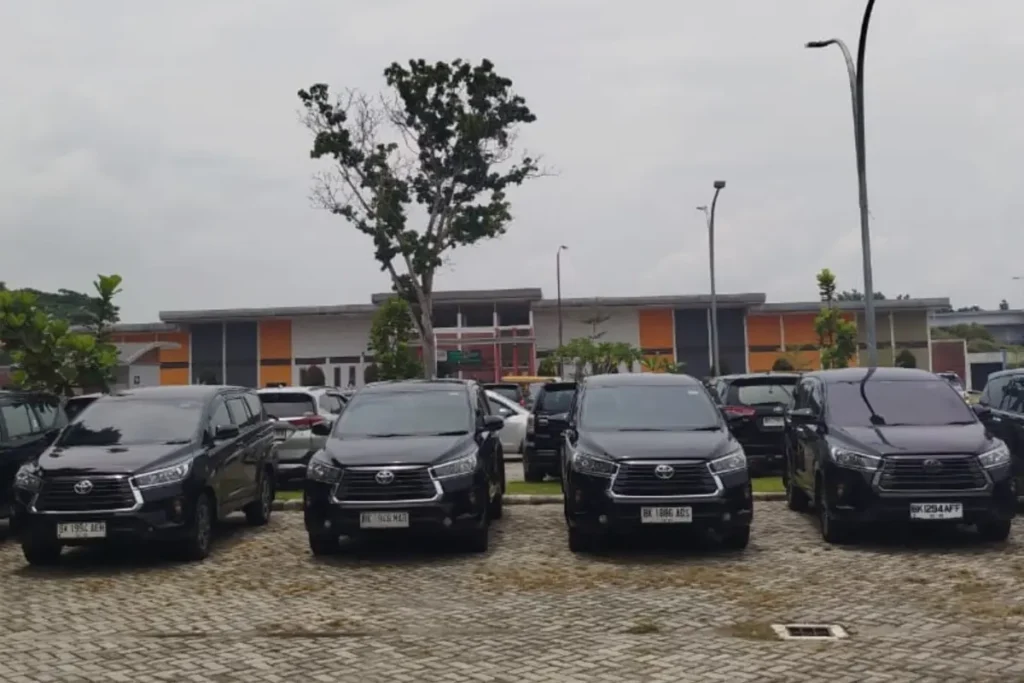 Rental mobil danau toba
