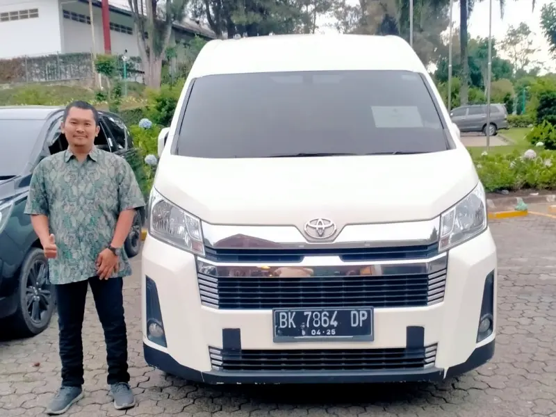 Rental hiace commuter medan dengan sopir terpercaya
