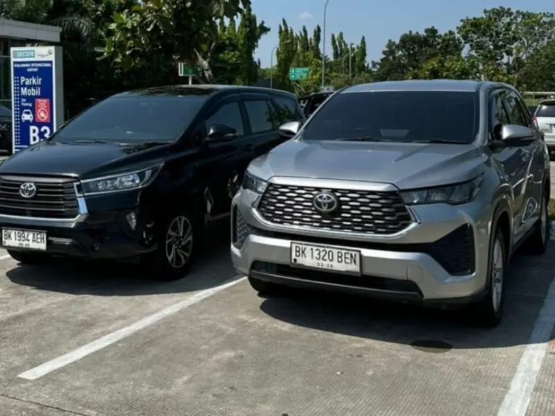 Rental Mobil Zenix HEV Medan dengan Sopir Profesional