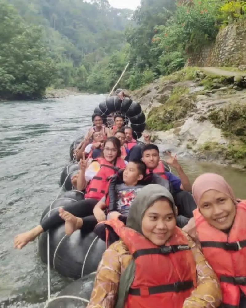 River tubing bukit lawang medan