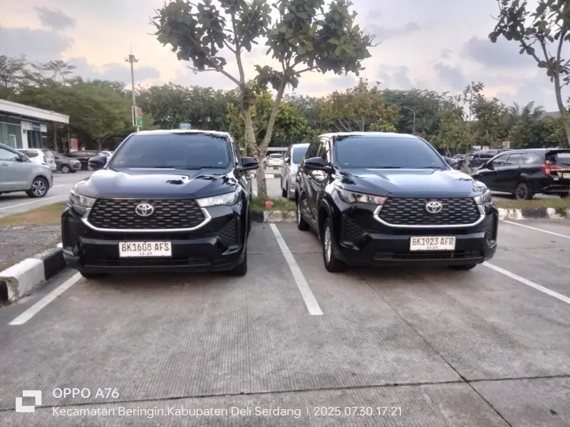 Rental Mobil Zenix HEV Medan untuk perjalanan wisata dan bisnis