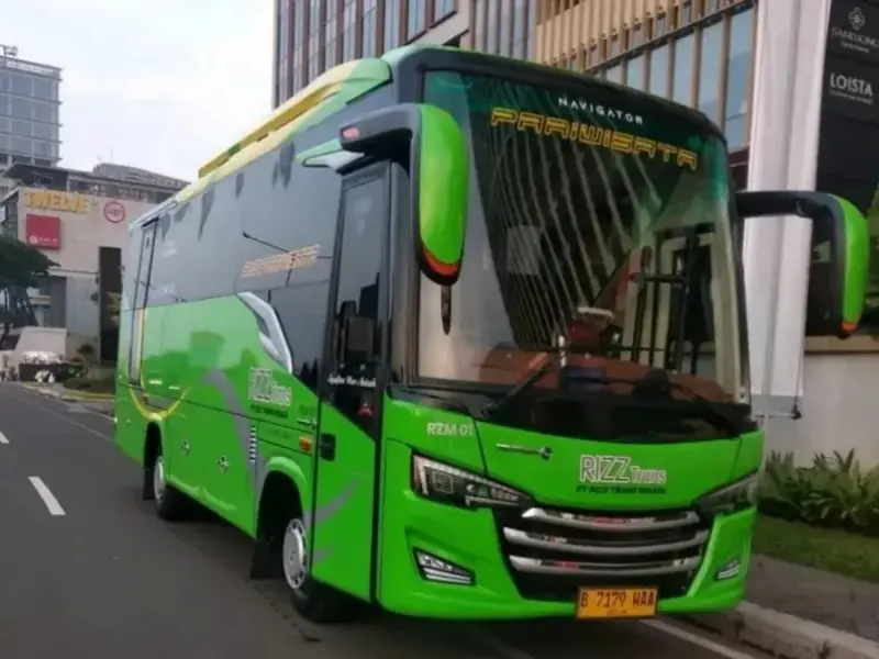 Medium Bus 30 Seat Di Rental Mobil Avanza Medan Cocok Untuk Study Tour, Gathering Perusahaan Dan Wisata Keluarga Besar